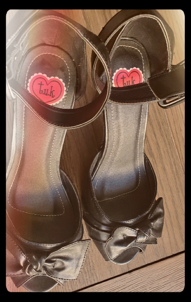Tuk size 8 Black peep toe pumps